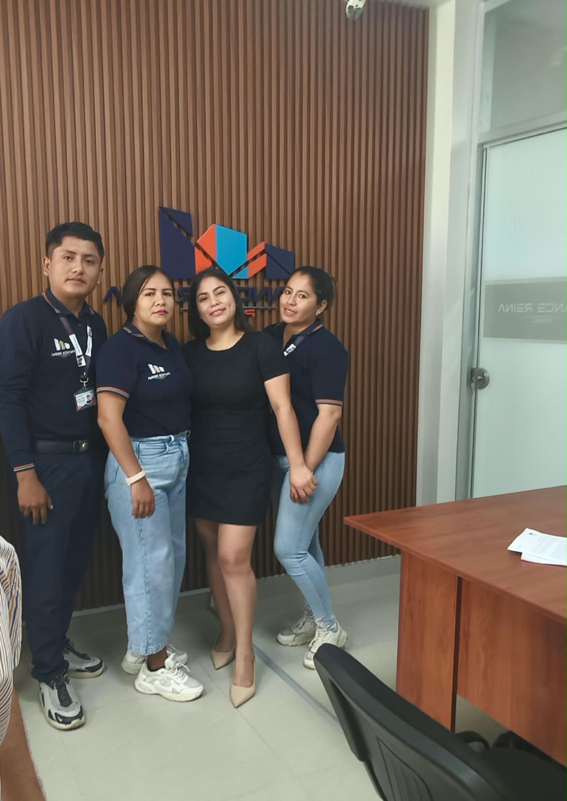 Galería Finance Reina Perú